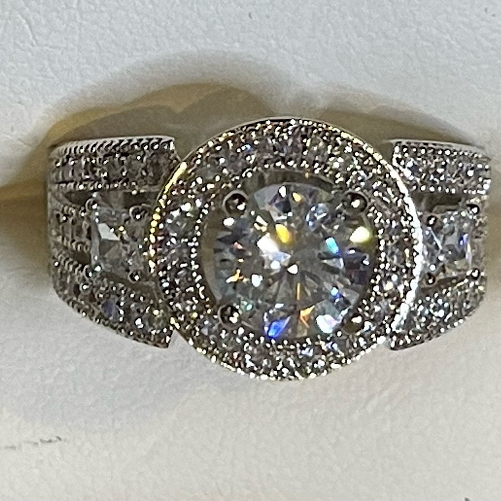 Wedding Ring silver Color round
Shape AAA Cubic Zircon Brand Ring Jewelry